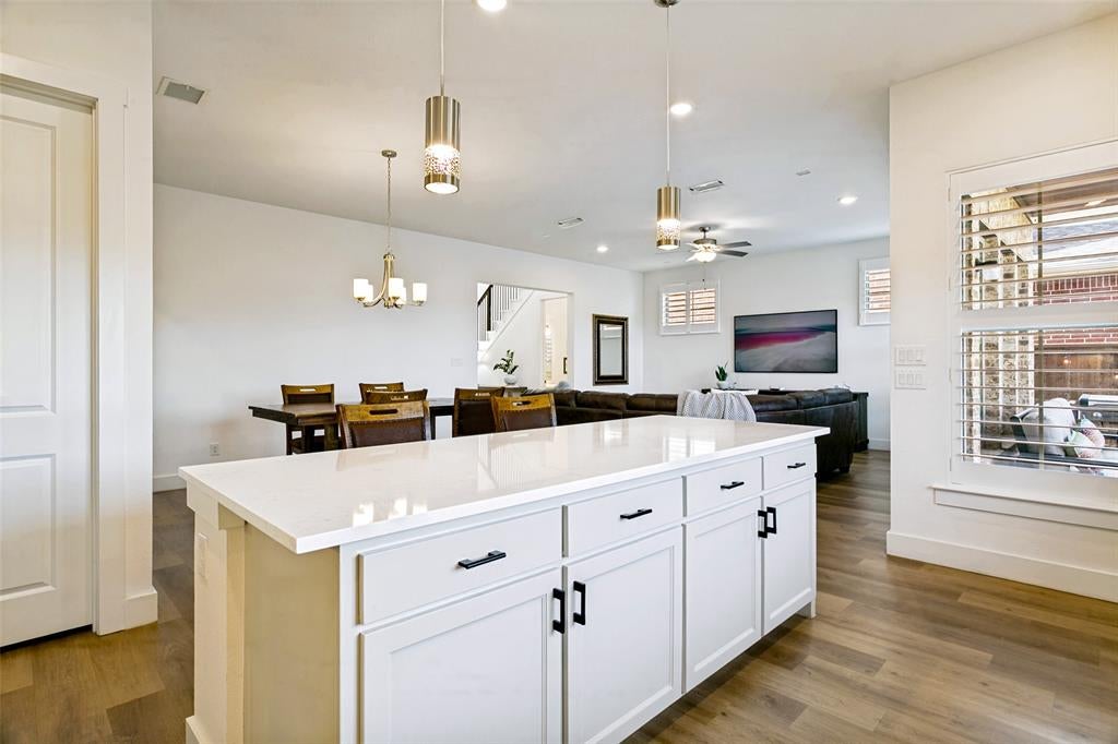 631 Verrine Way