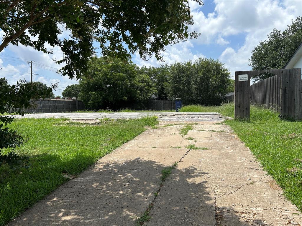 3825 Williamsburg Drive