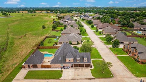 Photo of 1218 Walter Street, Lindsay, TX 76240 (MLS # 21091892)