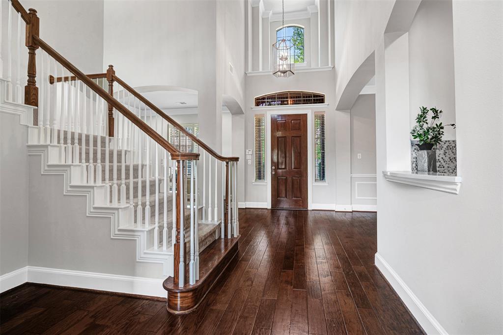 15408 Mountain View Lane