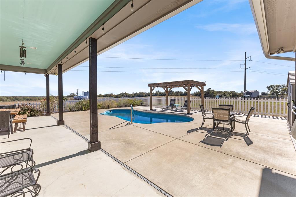 1694 Henry Prairie Road