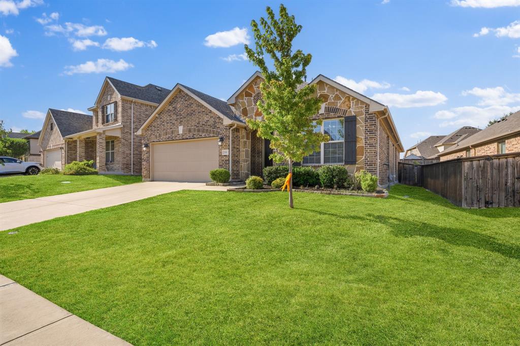 916 Llano Falls Drive