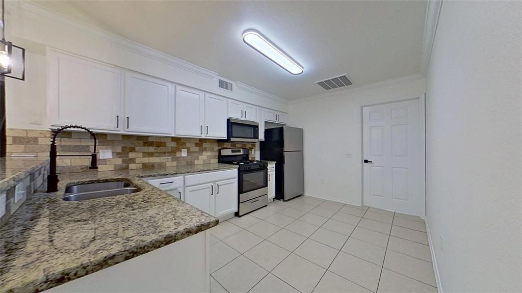 Pebblebrook Vlg Condo Bldg #4 - Residential