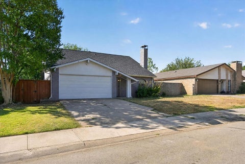 Photo of 2314 Placid Drive, Carrollton, TX 75007 (MLS # 21391541)