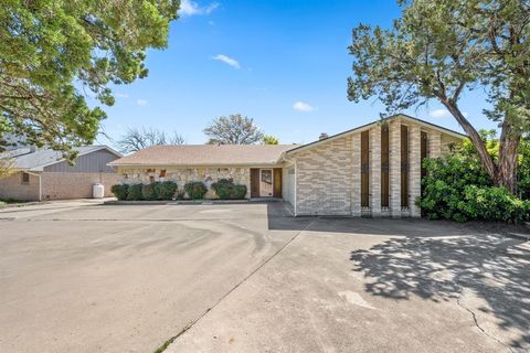 629 Williamsburg Court Granbury TX 76048