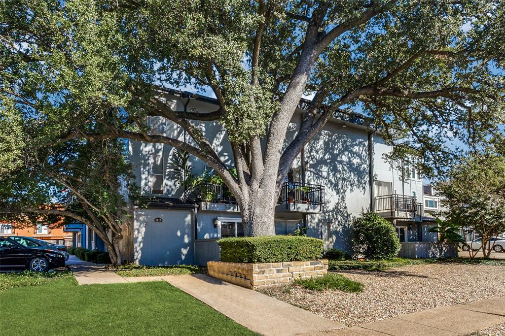 One Holland Place Condos - Residential Lease