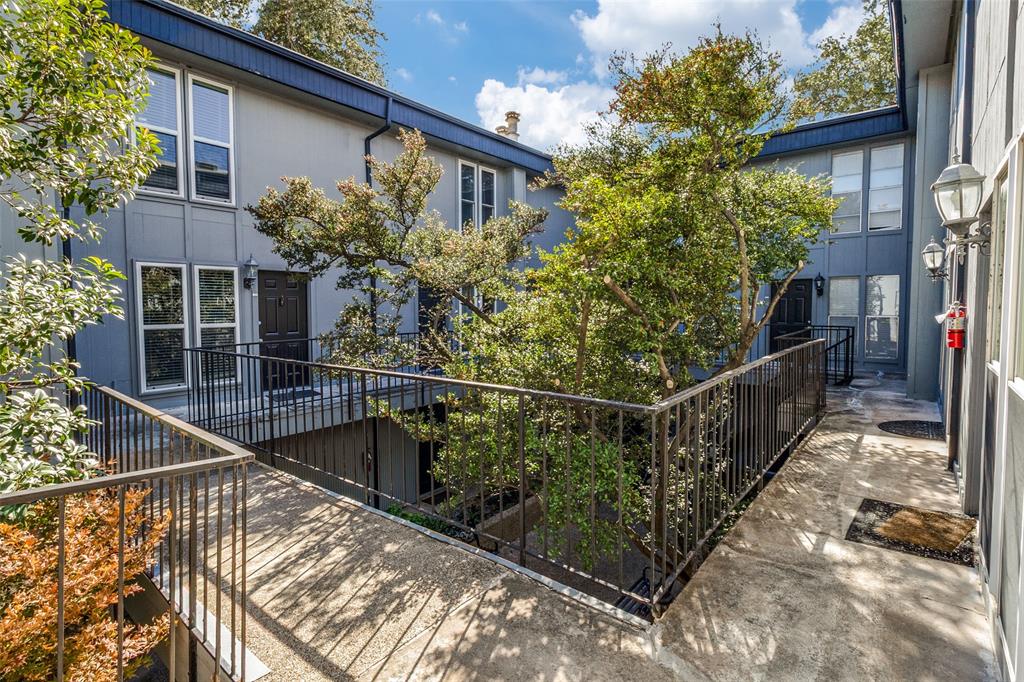 One Holland Place Condos - Residential Lease