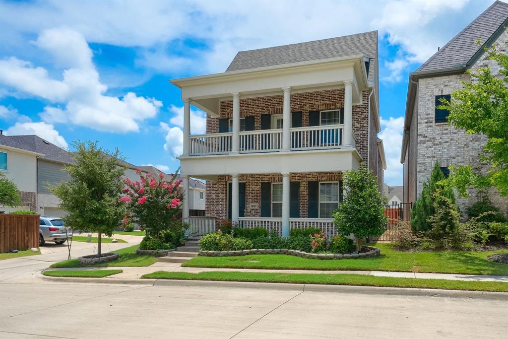 1037 sarah Street