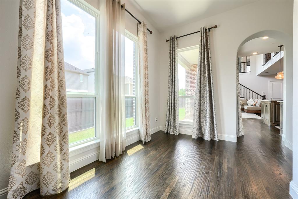 1037 sarah Street