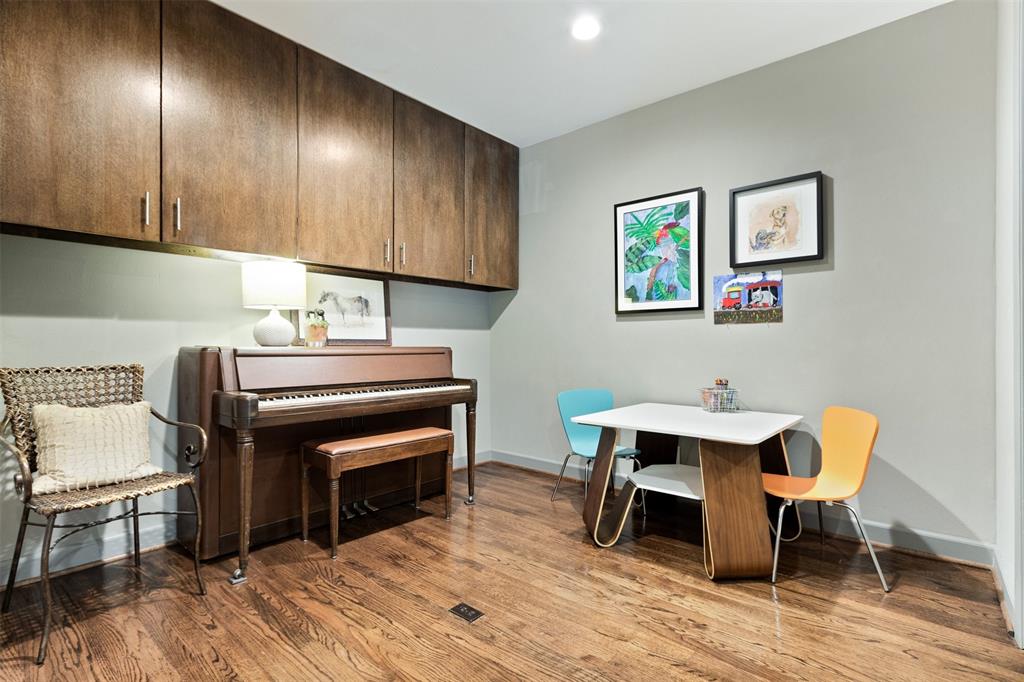 Third Instl Midway Hills #4 - Residential Lease