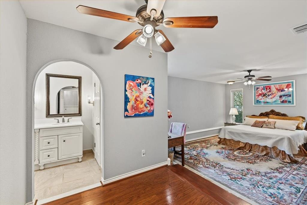 7816 Fairwood Court