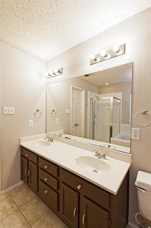 Lewisville, Texas 75067, United States, 3 Bedrooms Bedrooms, ,3 BathroomsBathrooms,Residential,Active,253164