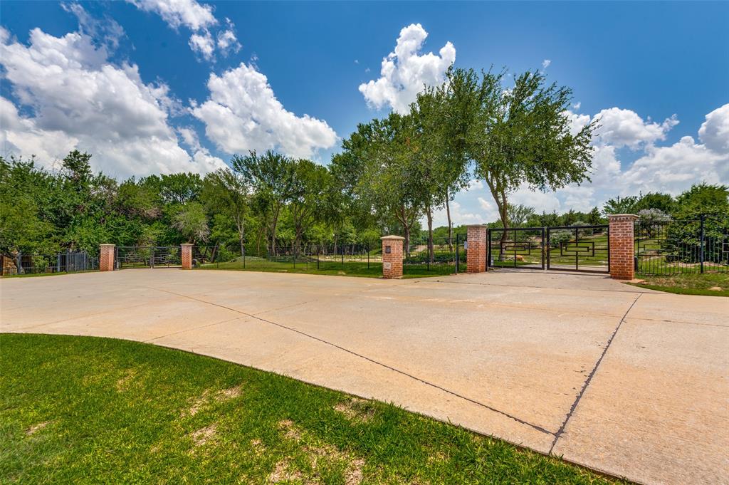 2627 Twelve Oaks Lane