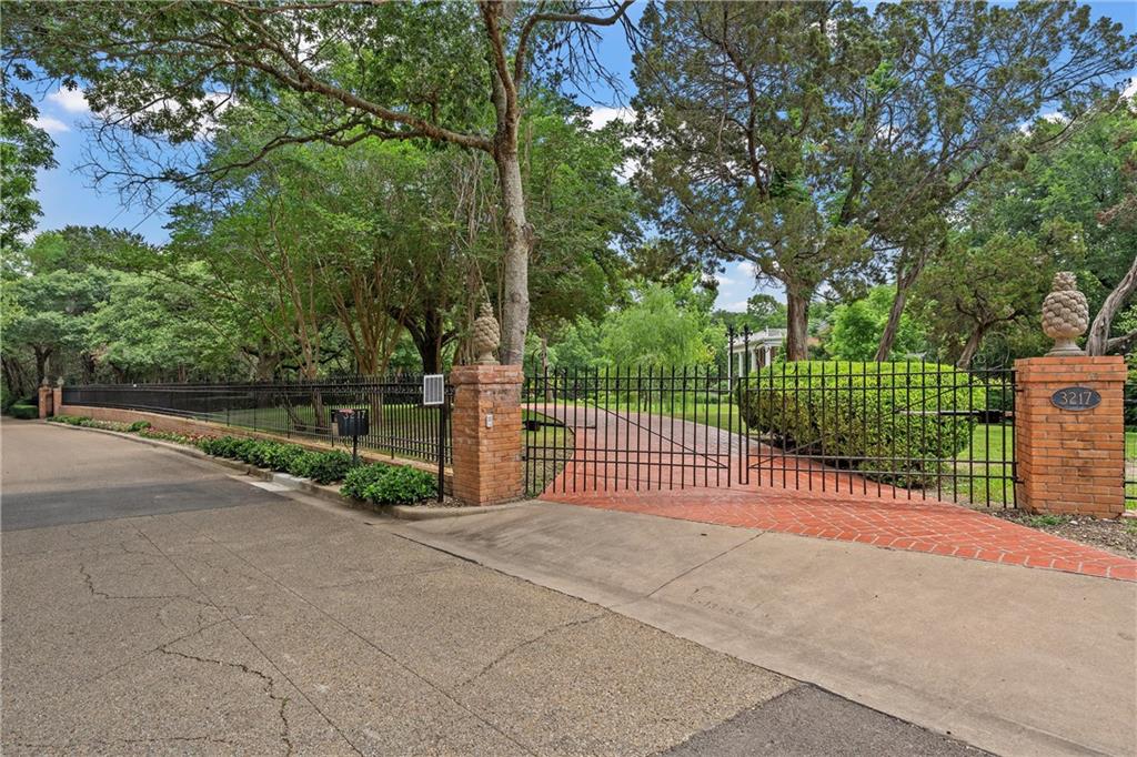 3217 Robin Road