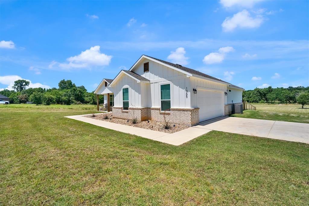 1065 Gonzollas Road