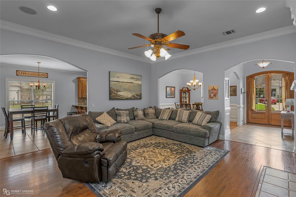 428 Hidden Oaks Circle