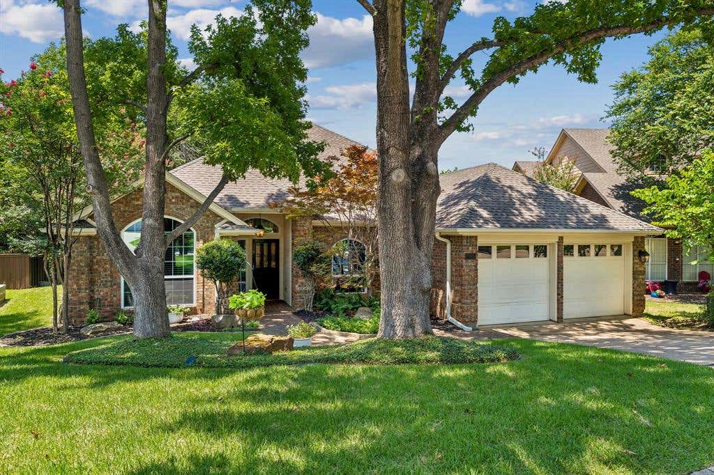 Photo of 2265 Glen Ridge Drive, Highland Village, TX 75077 (MLS # 21322822)