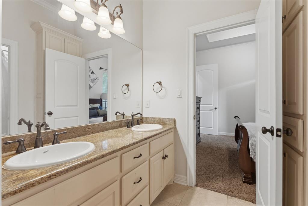 STONEGATE - Residential