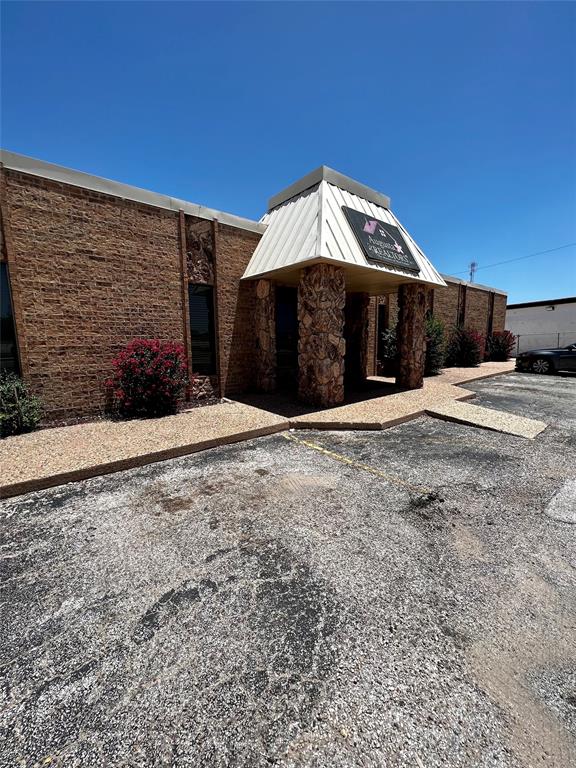 Brookhollow - Commercial Lease