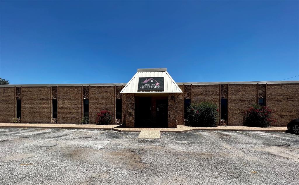 Brookhollow - Commercial Lease