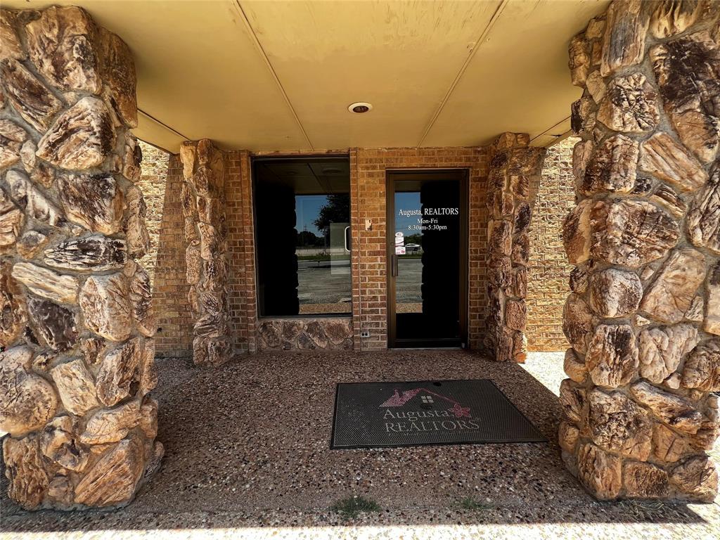 Brookhollow - Commercial Lease