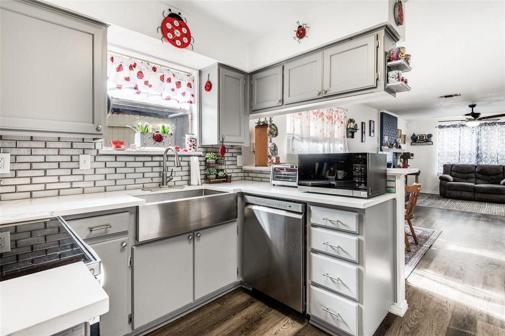 HOWARD, M B ESTATES - Residential