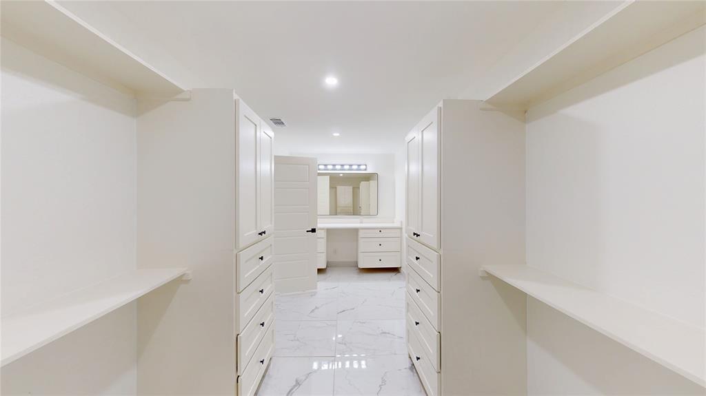 University Manor - Residential