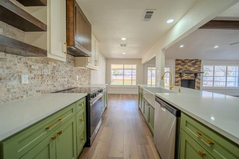 415 Dow Ross Boulevard Duncanville TX 75116