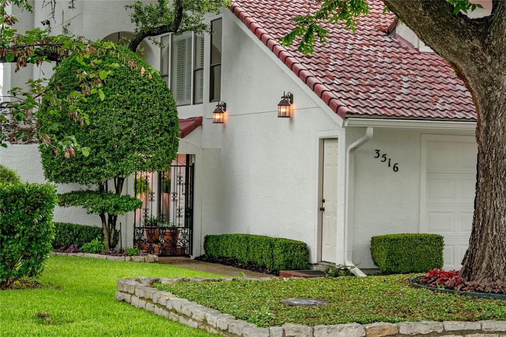 3516 Lakeside Drive