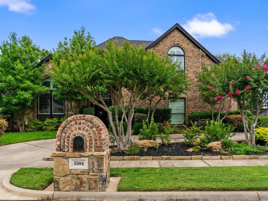 5504 Greenview Court