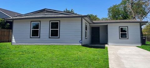 Photo of 133 Darien Drive, Mesquite, TX 75149 (MLS # 21267652)