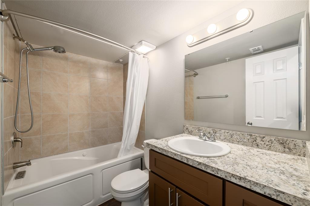 6108 Abrams Road 216