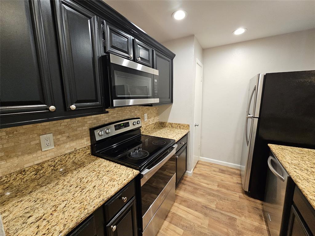 Woods On Park Lane Condos - Residential Lease