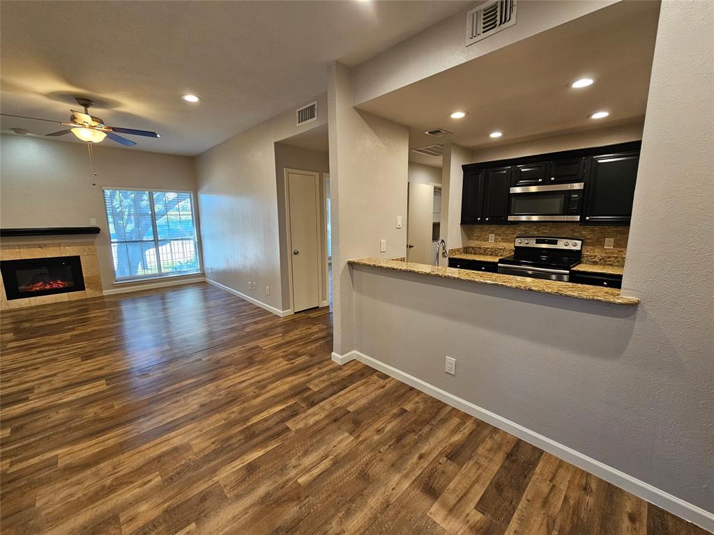 Woods On Park Lane Condos - Residential Lease