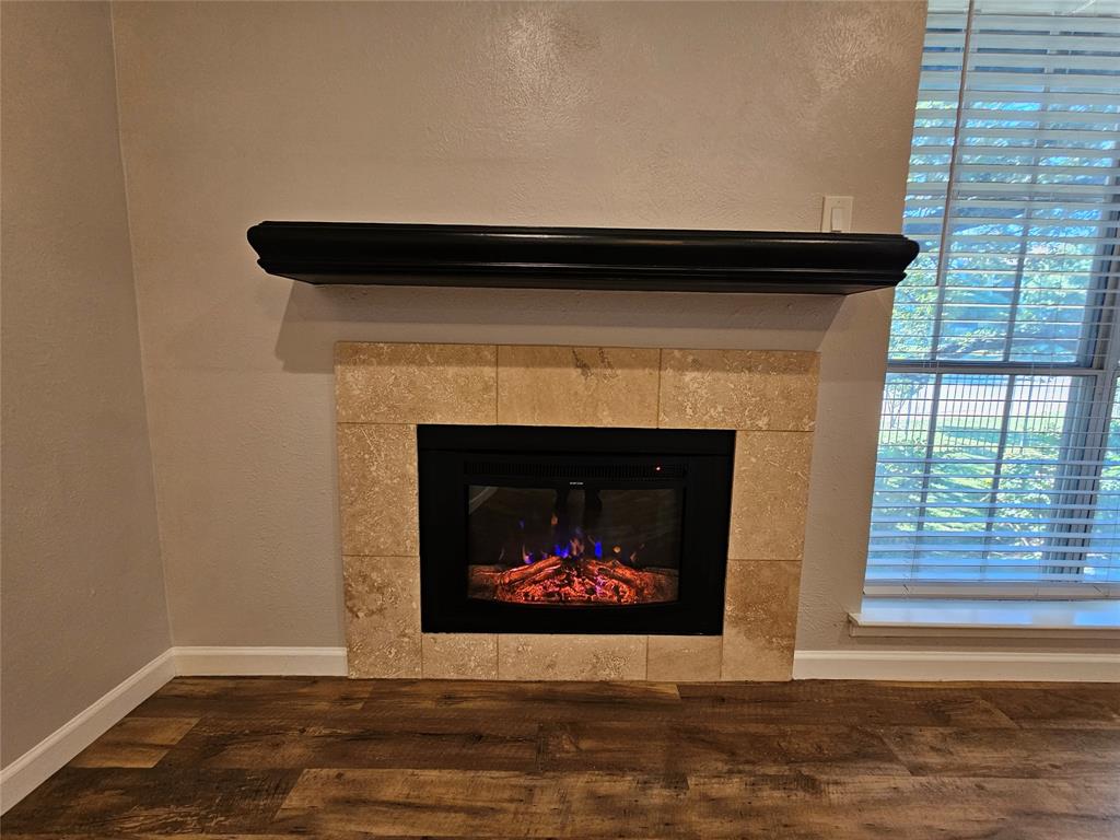 Woods On Park Lane Condos - Residential Lease