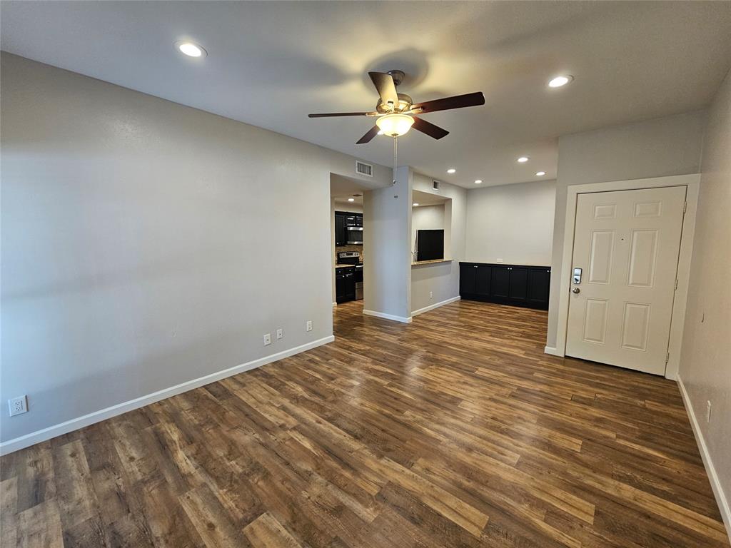 Woods On Park Lane Condos - Residential Lease