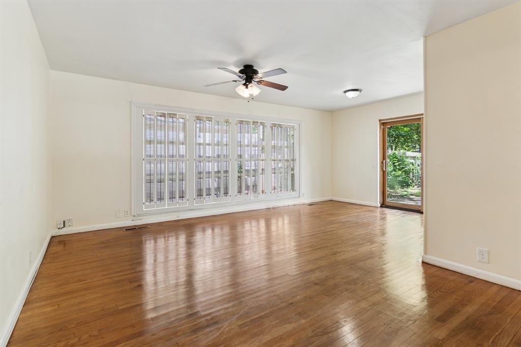 1401 Bluebonnet Trail