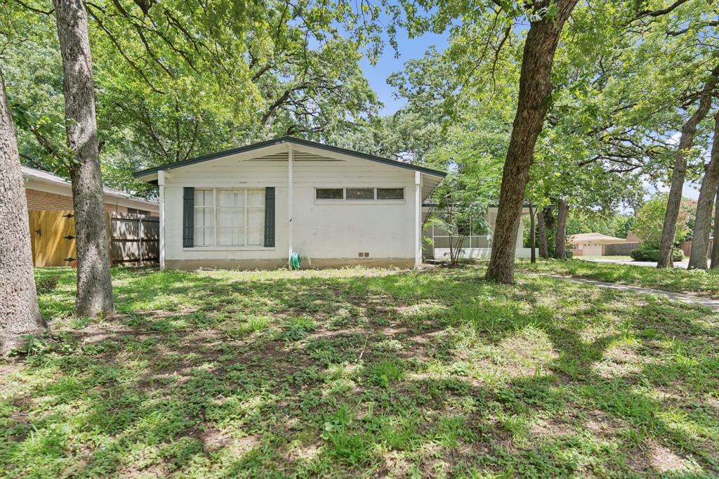 1401 Bluebonnet Trail