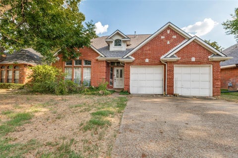 Photo of 3312 Paint Brush Lane, Bedford, TX 76021 (MLS # 21385906)
