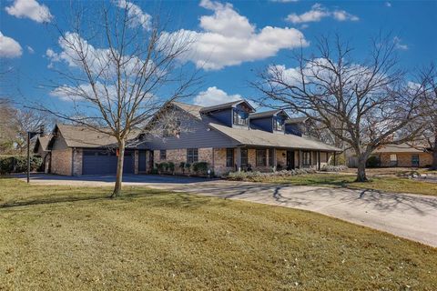 Photo of 308 Wheeler Creek Court, Gainesville, TX 76240 (MLS # 21147143)