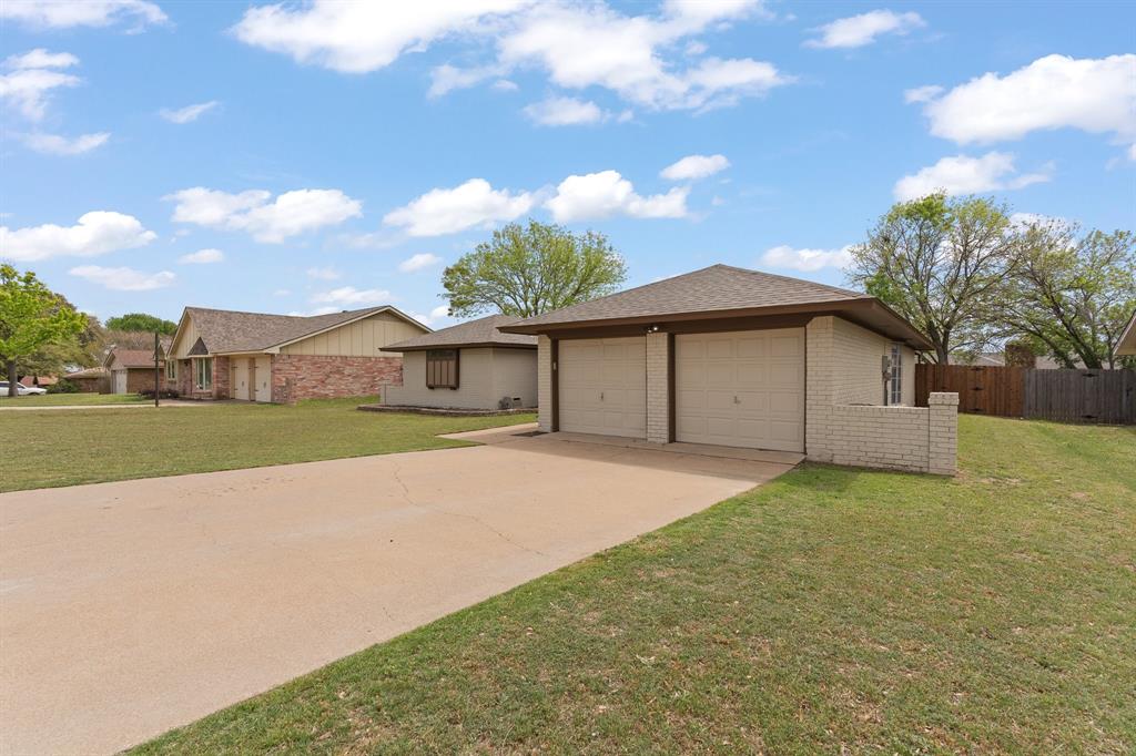 9929 Farmington Drive