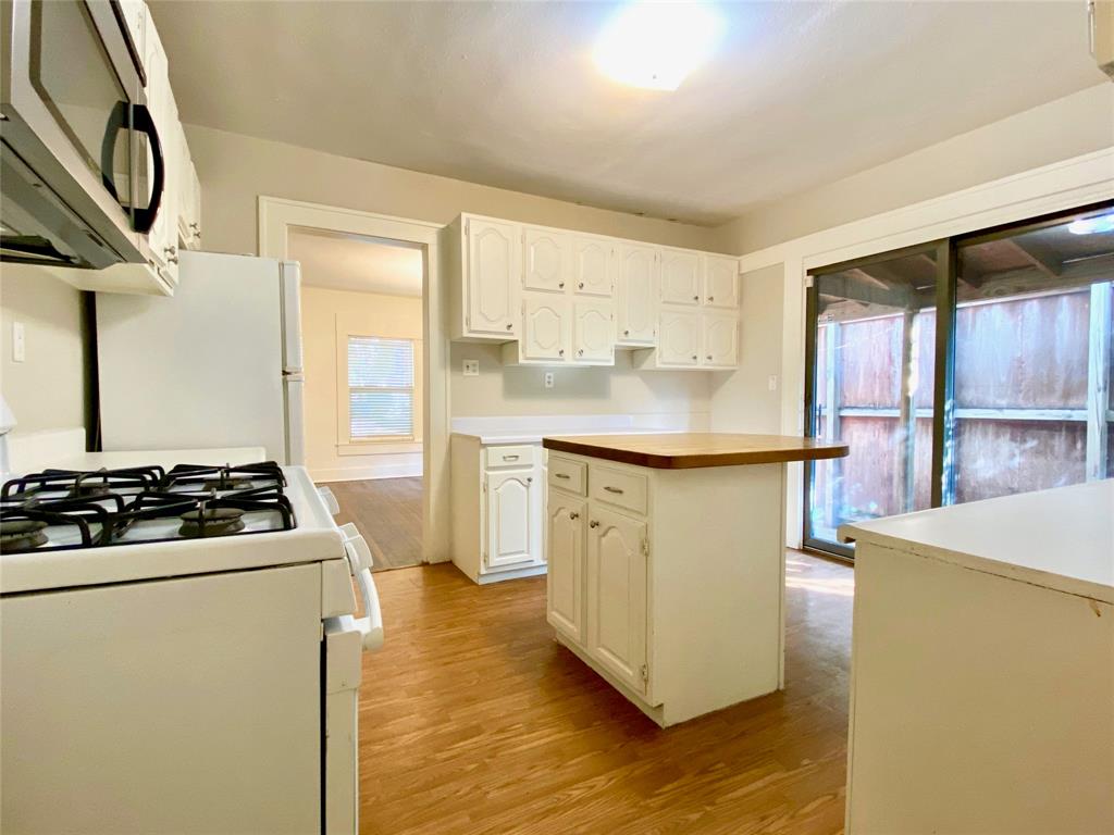 Bowser & Lemons Oak Lawn & # - Residential Lease