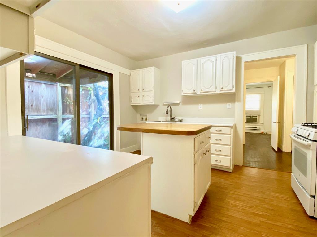 Bowser & Lemons Oak Lawn & # - Residential Lease