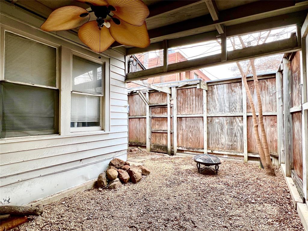 Bowser & Lemons Oak Lawn & # - Residential Lease