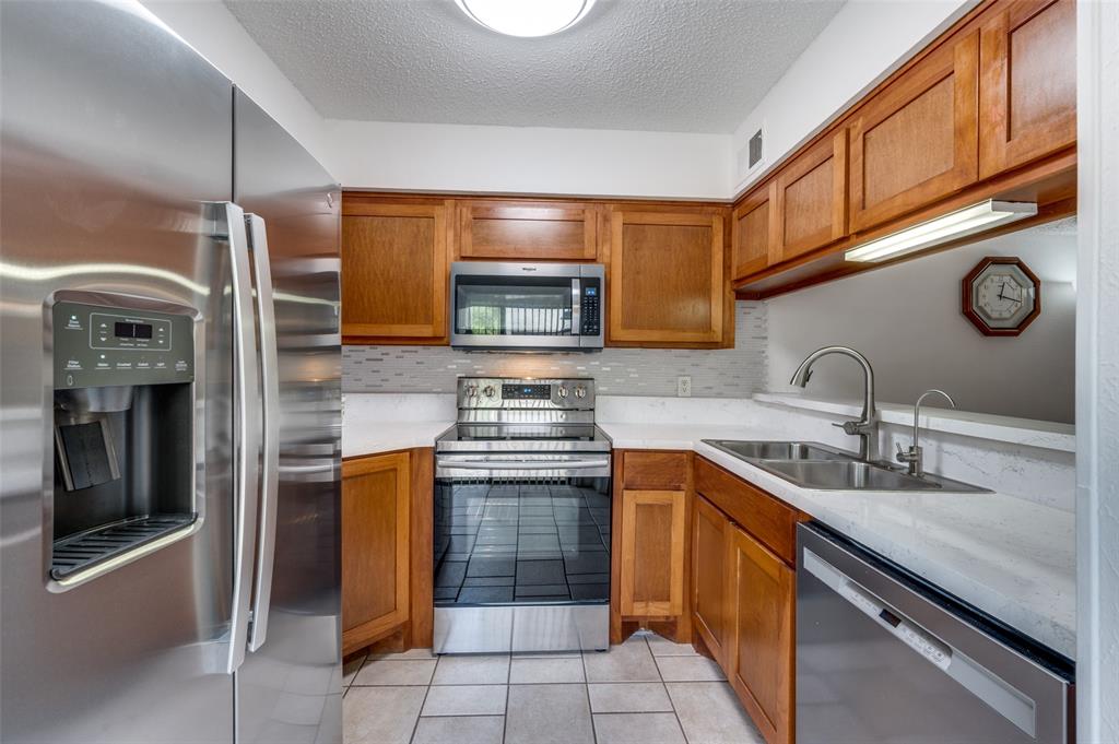 Preston Oaks Crossing Condos 01 & 02 - Residential