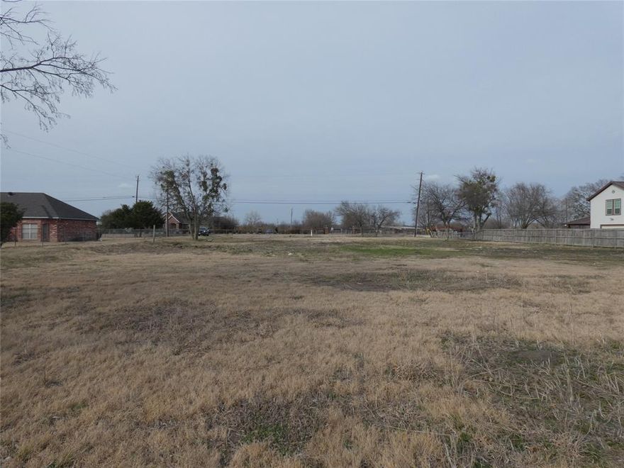**AWESOME PRIME ONE & HALF ACRE LOT READY FOR YOU TO BUILD YOUR RANCH & BRING CHICKENS & OTHER CRITTERS**NO NEED TO MAKE APPOINTMENTS SO FEEL FREE TO PARK & WALK AROUND & SEE HOW IT FEELS.....COME ON OVER**