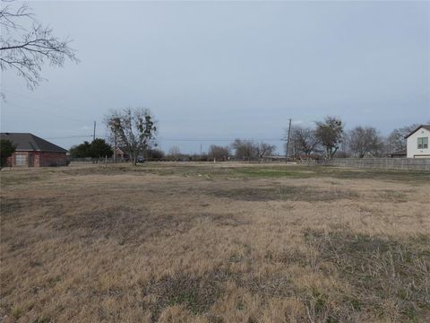632 E Reindeer Road Lancaster TX 75146