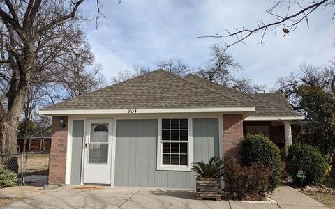 Photo of 904 Canal Street, McKinney, TX 75069 (MLS # 21261111)