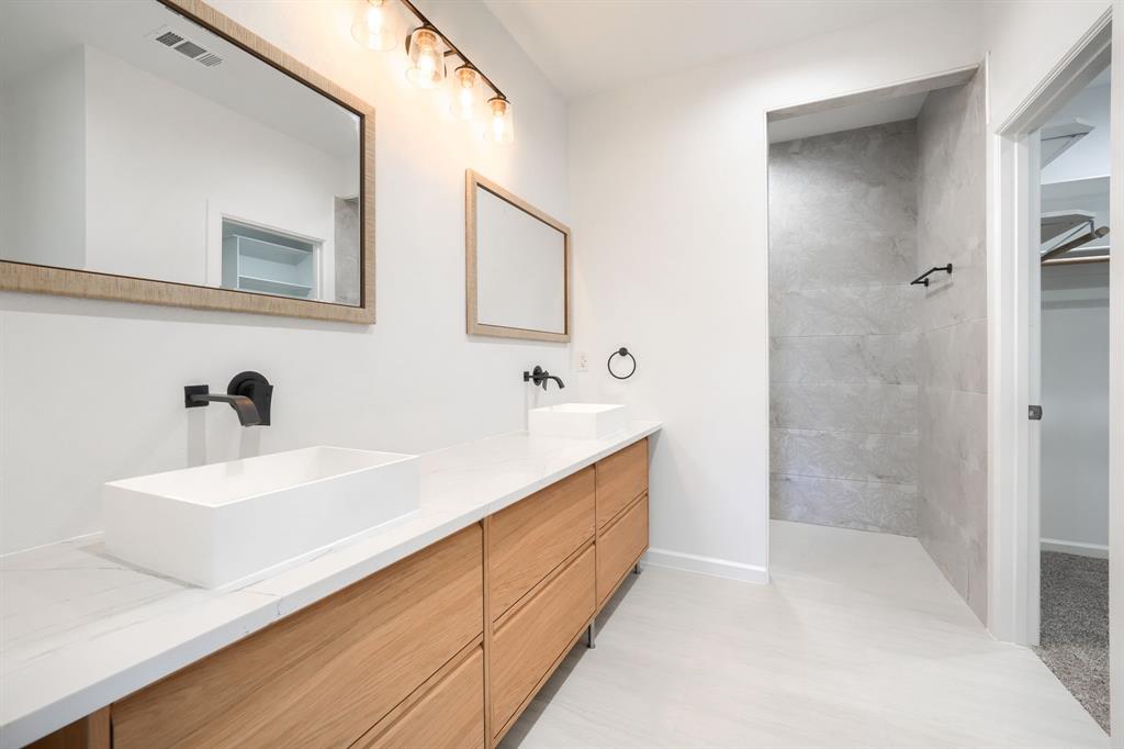 Quinlan Oaks - Residential