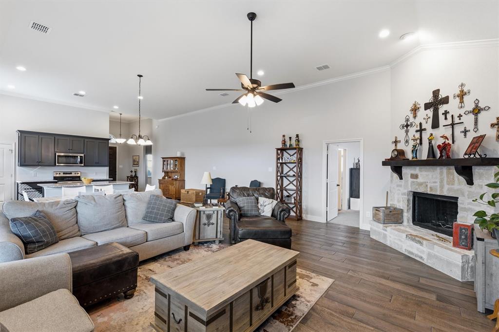 1953 Creekview Lane